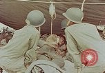 Standbild Enewetak Schlacht toten japanischen Soldaten Eniwetok Atoll Marshall Inseln, 1944, aus Sekunde 33 historischem Filmmaterial Videoclip 65675041029