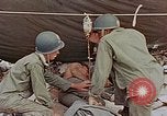 Standbild Enewetak Schlacht toten japanischen Soldaten Eniwetok Atoll Marshall Inseln, 1944, aus Sekunde 51 historischem Filmmaterial Videoclip 65675041029