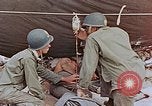 Standbild Enewetak Schlacht toten japanischen Soldaten Eniwetok Atoll Marshall Inseln, 1944, aus Sekunde 53 historischem Filmmaterial Videoclip 65675041029