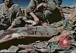 Standbild Enewetak Schlacht toten japanischen Soldaten Eniwetok Atoll Marshall Inseln, 1944, aus Sekunde 54 historischem Filmmaterial Videoclip 65675041029