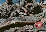 Standbild Enewetak Schlacht toten japanischen Soldaten Eniwetok Atoll Marshall Inseln, 1944, aus Sekunde 56 historischem Filmmaterial Videoclip 65675041029