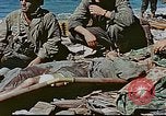 Standbild Enewetak Schlacht toten japanischen Soldaten Eniwetok Atoll Marshall Inseln, 1944, aus Sekunde 57 historischem Filmmaterial Videoclip 65675041029