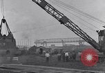 Image Steam Shovel Dearborn Michigan USA, 1931, de la seconde 18 séquences d'archives historiques vidéo 65675041041