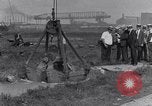 Image Steam Shovel Dearborn Michigan USA, 1931, de la seconde 23 séquences d'archives historiques vidéo 65675041041