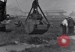 Image Steam Shovel Dearborn Michigan USA, 1931, de la seconde 26 séquences d'archives historiques vidéo 65675041041