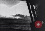 Standbild japanischen Angriff Pearl Harbor Hawaii USA, 1941, aus Sekunde 26 historischem Filmmaterial Videoclip 65675041051