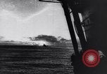 Standbild japanischen Angriff Pearl Harbor Hawaii USA, 1941, aus Sekunde 27 historischem Filmmaterial Videoclip 65675041051