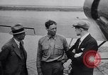 Standbild Charles Lindbergh ein Nome Alaska USA, 1931, aus Sekunde 29 historischem Filmmaterial Videoclip 65675041072