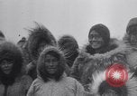 Standbild Charles Lindbergh ein Nome Alaska USA, 1931, aus Sekunde 58 historischem Filmmaterial Videoclip 65675041072