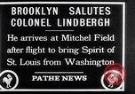 Standbild Charles Lindbergh Ansprüche Orteig-preis für Brooklyn New York City USA, 1927, aus Sekunde 6 historischem Filmmaterial Videoclip 65675041074
