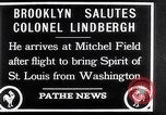 Standbild Charles Lindbergh Ansprüche Orteig-preis für Brooklyn New York City USA, 1927, aus Sekunde 9 historischem Filmmaterial Videoclip 65675041074