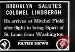 Standbild Charles Lindbergh Ansprüche Orteig-preis für Brooklyn New York City USA, 1927, aus Sekunde 12 historischem Filmmaterial Videoclip 65675041074