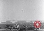 Standbild Charles Lindbergh Ansprüche Orteig-preis für Brooklyn New York City USA, 1927, aus Sekunde 18 historischem Filmmaterial Videoclip 65675041074