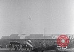 Standbild Charles Lindbergh Ansprüche Orteig-preis für Brooklyn New York City USA, 1927, aus Sekunde 19 historischem Filmmaterial Videoclip 65675041074