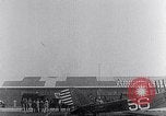 Standbild Charles Lindbergh Ansprüche Orteig-preis für Brooklyn New York City USA, 1927, aus Sekunde 21 historischem Filmmaterial Videoclip 65675041074