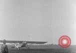 Standbild Charles Lindbergh Ansprüche Orteig-preis für Brooklyn New York City USA, 1927, aus Sekunde 33 historischem Filmmaterial Videoclip 65675041074