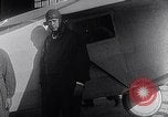 Standbild Charles Lindbergh Ansprüche Orteig-preis für Brooklyn New York City USA, 1927, aus Sekunde 47 historischem Filmmaterial Videoclip 65675041074