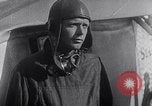 Standbild Charles Lindbergh Ansprüche Orteig-preis für Brooklyn New York City USA, 1927, aus Sekunde 56 historischem Filmmaterial Videoclip 65675041074