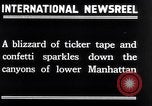 Standbild Charles Lindbergh ticker tape Parade New York City USA, 1927, aus Sekunde 26 historischem Filmmaterial Videoclip 65675041075