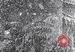 Standbild Charles Lindbergh ticker tape Parade New York City USA, 1927, aus Sekunde 38 historischem Filmmaterial Videoclip 65675041075