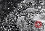 Standbild Charles Lindbergh ticker tape Parade New York City USA, 1927, aus Sekunde 51 historischem Filmmaterial Videoclip 65675041075