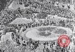 Standbild Charles Lindbergh ticker tape Parade New York City USA, 1927, aus Sekunde 56 historischem Filmmaterial Videoclip 65675041075