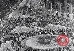 Standbild Charles Lindbergh ticker tape Parade New York City USA, 1927, aus Sekunde 57 historischem Filmmaterial Videoclip 65675041075