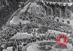 Standbild Charles Lindbergh ticker tape Parade New York City USA, 1927, aus Sekunde 58 historischem Filmmaterial Videoclip 65675041075