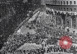 Standbild Charles Lindbergh ticker tape Parade New York City USA, 1927, aus Sekunde 60 historischem Filmmaterial Videoclip 65675041075