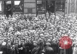 Standbild Charles Lindbergh Atlantikflug Paris Frankreich, 1927, aus Sekunde 23 historischem Filmmaterial Videoclip 65675041076