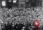 Standbild Charles Lindbergh Atlantikflug Paris Frankreich, 1927, aus Sekunde 25 historischem Filmmaterial Videoclip 65675041076