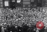 Standbild Charles Lindbergh Atlantikflug Paris Frankreich, 1927, aus Sekunde 26 historischem Filmmaterial Videoclip 65675041076