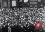 Standbild Charles Lindbergh Atlantikflug Paris Frankreich, 1927, aus Sekunde 28 historischem Filmmaterial Videoclip 65675041076