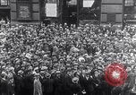 Standbild Charles Lindbergh Atlantikflug Paris Frankreich, 1927, aus Sekunde 29 historischem Filmmaterial Videoclip 65675041076