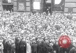 Standbild Charles Lindbergh Atlantikflug Paris Frankreich, 1927, aus Sekunde 31 historischem Filmmaterial Videoclip 65675041076
