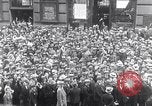 Standbild Charles Lindbergh Atlantikflug Paris Frankreich, 1927, aus Sekunde 32 historischem Filmmaterial Videoclip 65675041076