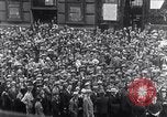 Standbild Charles Lindbergh Atlantikflug Paris Frankreich, 1927, aus Sekunde 36 historischem Filmmaterial Videoclip 65675041076