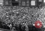 Standbild Charles Lindbergh Atlantikflug Paris Frankreich, 1927, aus Sekunde 37 historischem Filmmaterial Videoclip 65675041076