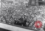 Standbild Charles Lindbergh Atlantikflug Paris Frankreich, 1927, aus Sekunde 45 historischem Filmmaterial Videoclip 65675041076