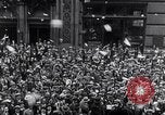 Standbild Charles Lindbergh Atlantikflug Paris Frankreich, 1927, aus Sekunde 53 historischem Filmmaterial Videoclip 65675041076