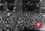 Standbild Charles Lindbergh Atlantikflug Paris Frankreich, 1927, aus Sekunde 54 historischem Filmmaterial Videoclip 65675041076