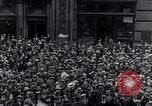 Standbild Charles Lindbergh Atlantikflug Paris Frankreich, 1927, aus Sekunde 57 historischem Filmmaterial Videoclip 65675041076