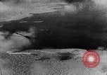 Image Japonais attaquent l'Île Ford Pearl Harbor Hawaii USA, 1941, de la seconde 4 séquences d'archives historiques vidéo 65675041079
