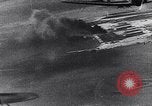 Image Japonais attaquent l'Île Ford Pearl Harbor Hawaii USA, 1941, de la seconde 16 séquences d'archives historiques vidéo 65675041079