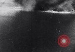 Image Japonais attaquent l'Île Ford Pearl Harbor Hawaii USA, 1941, de la seconde 32 séquences d'archives historiques vidéo 65675041079