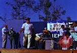 Standbild Bob Hope Bien Hoa in Vietnam, 1965, aus Sekunde 5 historischem Filmmaterial Videoclip 65675041108