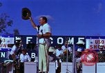 Standbild Bob Hope Bien Hoa in Vietnam, 1965, aus Sekunde 16 historischem Filmmaterial Videoclip 65675041108
