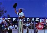 Standbild Bob Hope Bien Hoa in Vietnam, 1965, aus Sekunde 17 historischem Filmmaterial Videoclip 65675041108