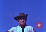 Standbild Bob Hope Bien Hoa in Vietnam, 1965, aus Sekunde 35 historischem Filmmaterial Videoclip 65675041108