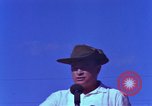 Standbild Bob Hope Bien Hoa in Vietnam, 1965, aus Sekunde 38 historischem Filmmaterial Videoclip 65675041108